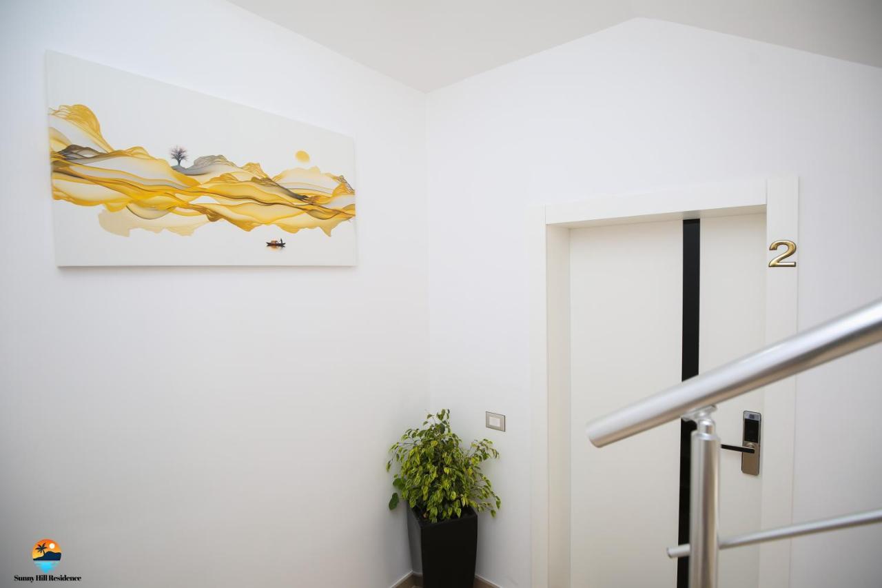Sunny Hill Aparthotel Radhimë